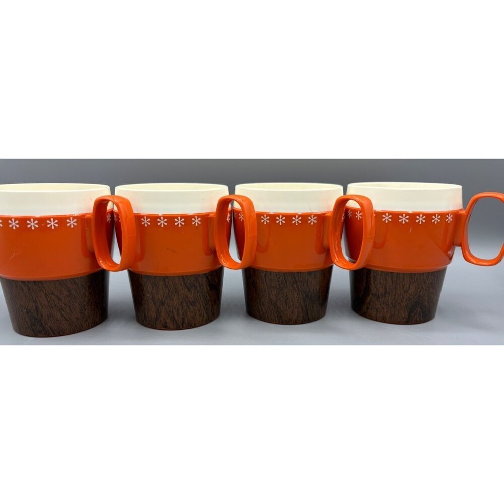 Vtg New-Mar Stackable Orange Brown Mugs Set of 4‎ Plastic Cups Wood Look Retro